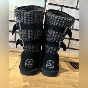 Size 9 Bearpaw boots